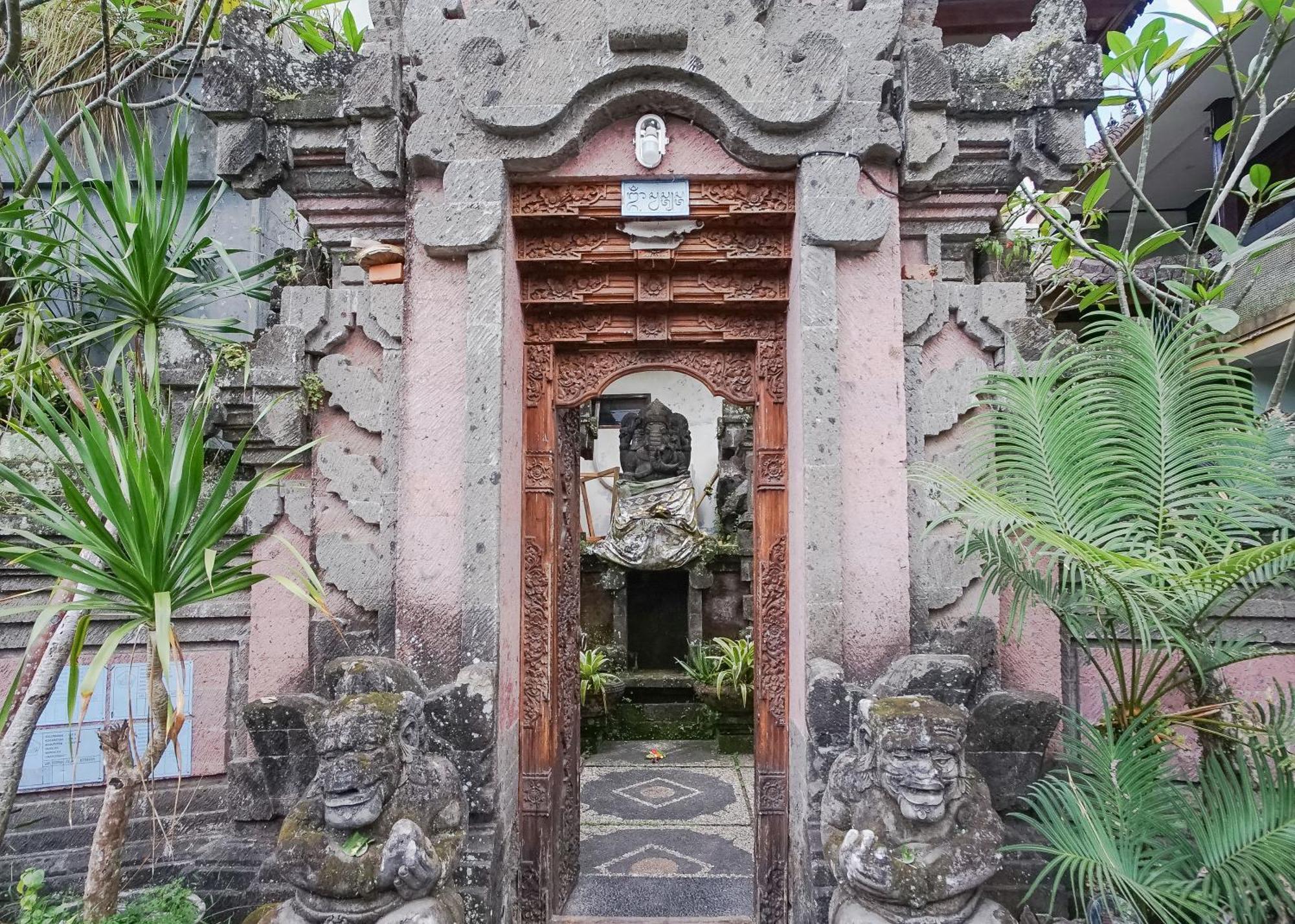 Aurora House Guest house *